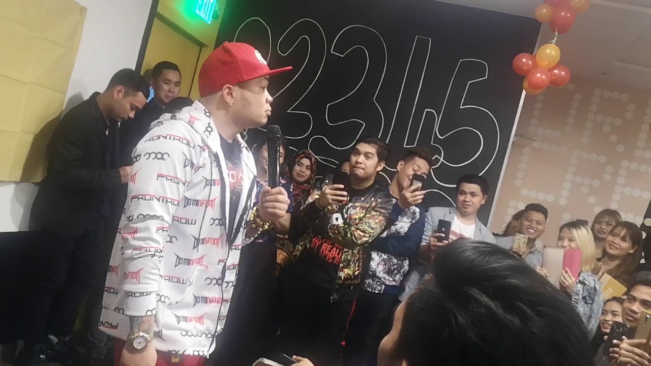 Mark Anthony Cruz at infront of FRONTROW LEADERS NEWBLOOD