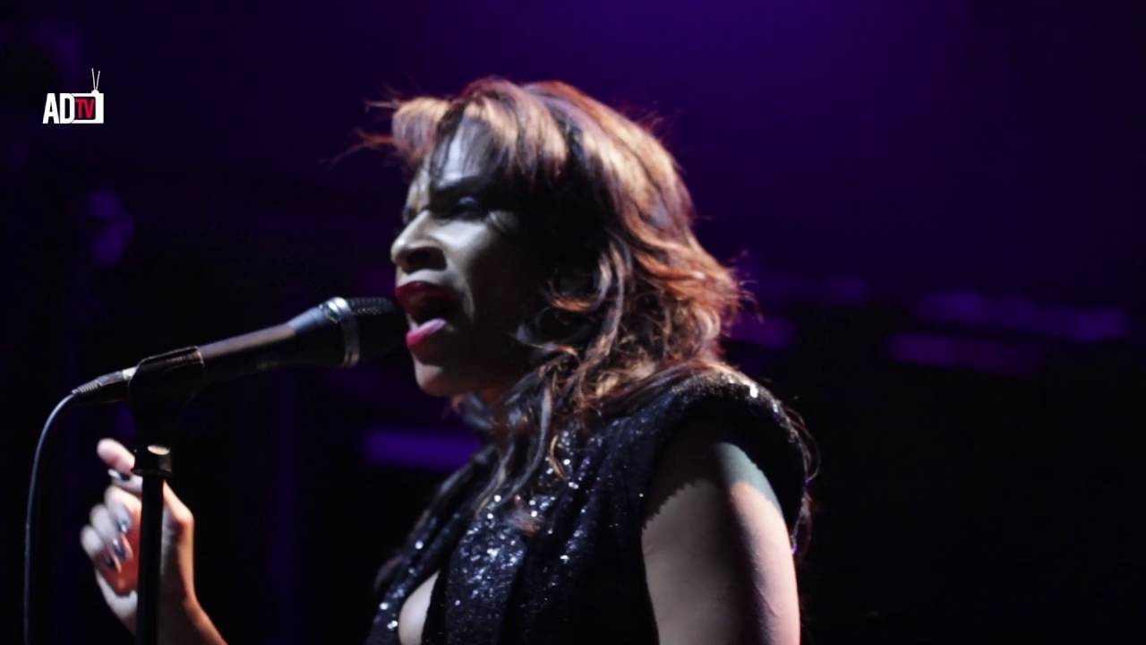 Teedra Moses - 'Lifetime' (Live In London) @AmaruDonTV