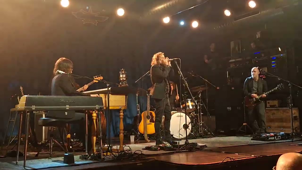 Quique González. Y los conserjes de noche.