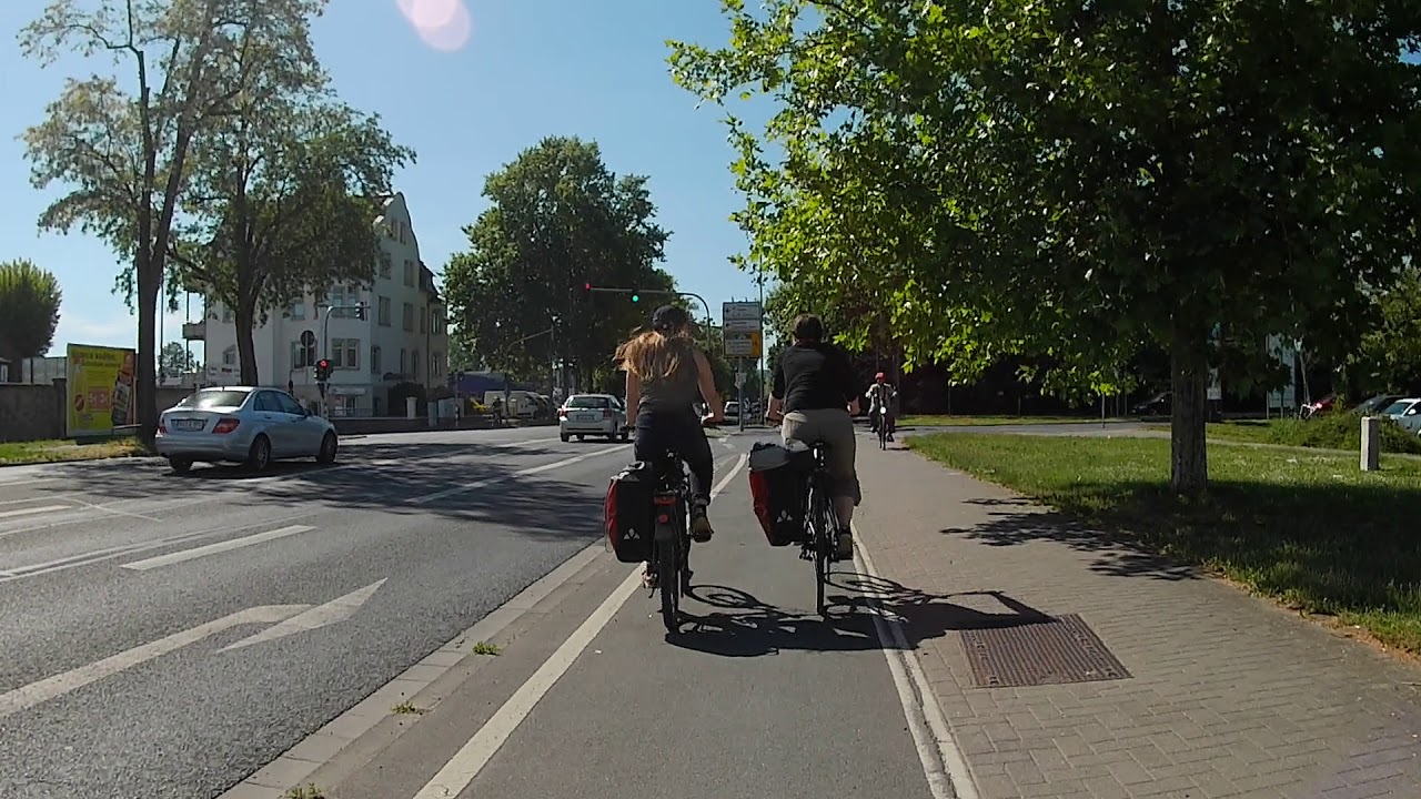 Rollei Actioncam 9s plus am Fahrradlenker.