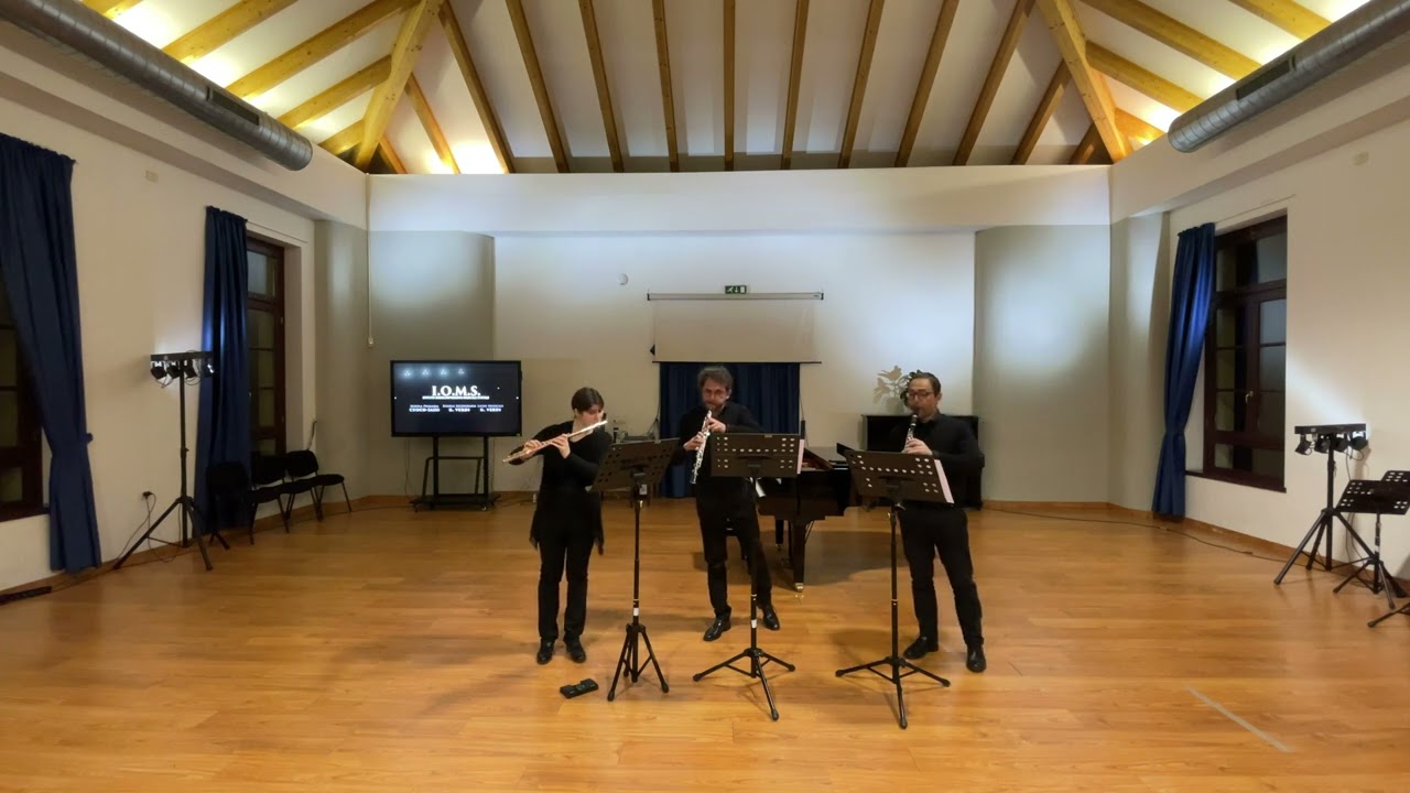M. Arnold, Divertimento op. 37