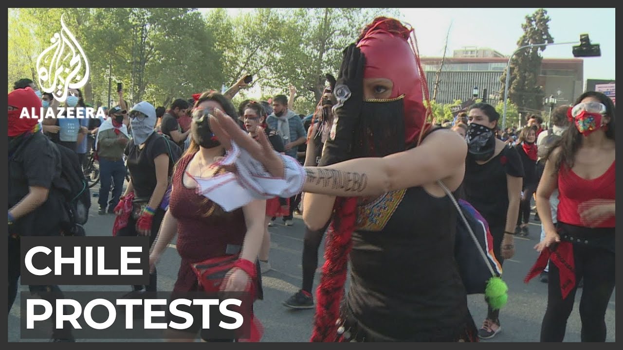 Chile protests: Thousands rally demanding government