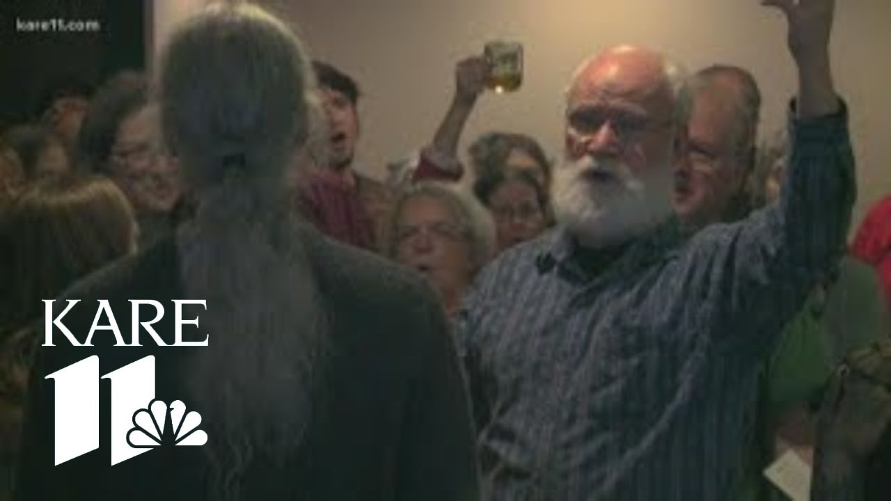 At Merlins Rest, pub caroling tradition sings on