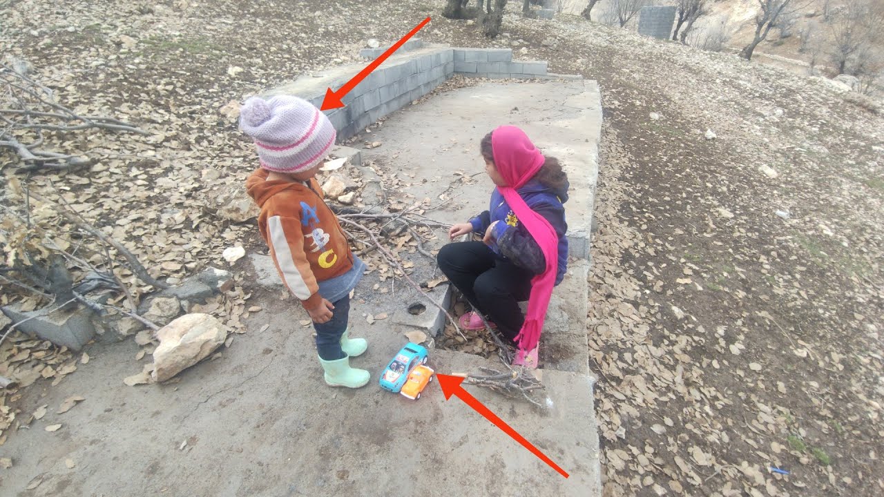 Sweet moments in the life of a nomadic mother with her children