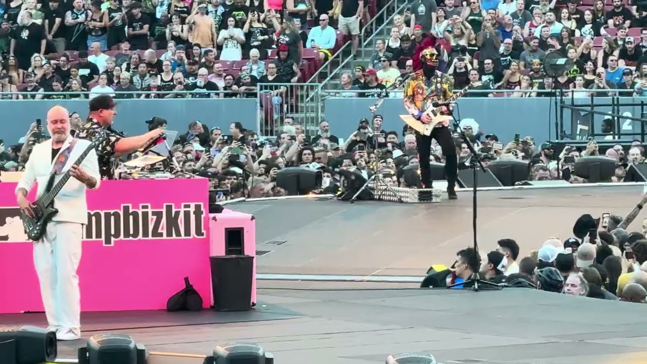 Limp Bizkit - “Take a look around” - Tampa, FL (Opening for Metallica)