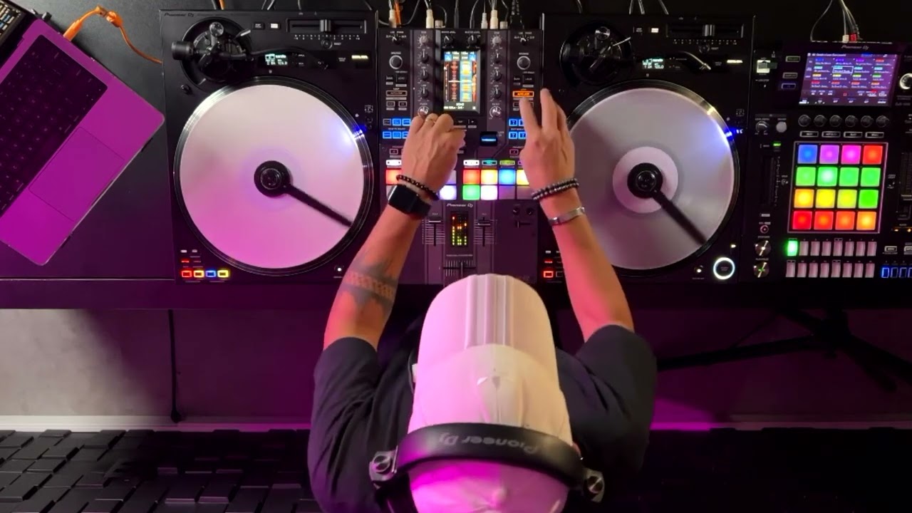 Guto Loureiro - Flashback Setmix no Studio da Pioneer DJ - #Beat Scene EP014