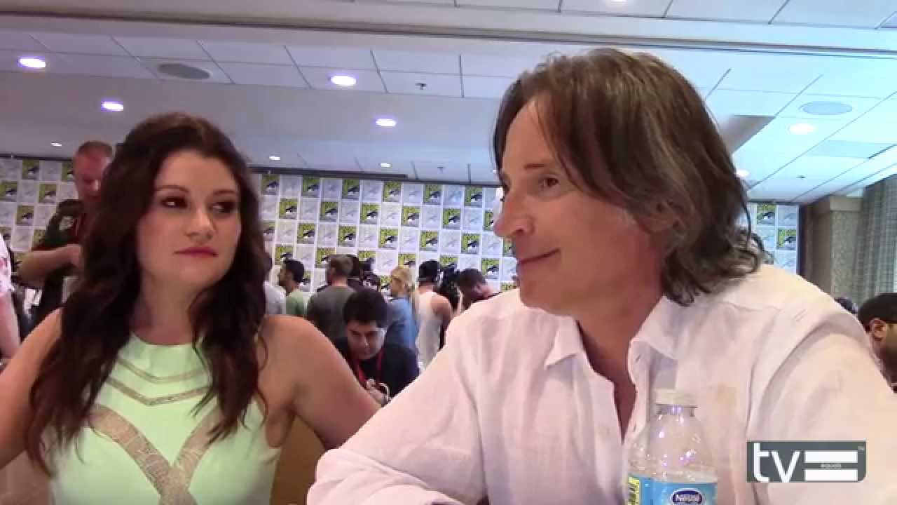 Emilie de Ravin & Robert Carlyle Interview - Once Upon a Time Season 4