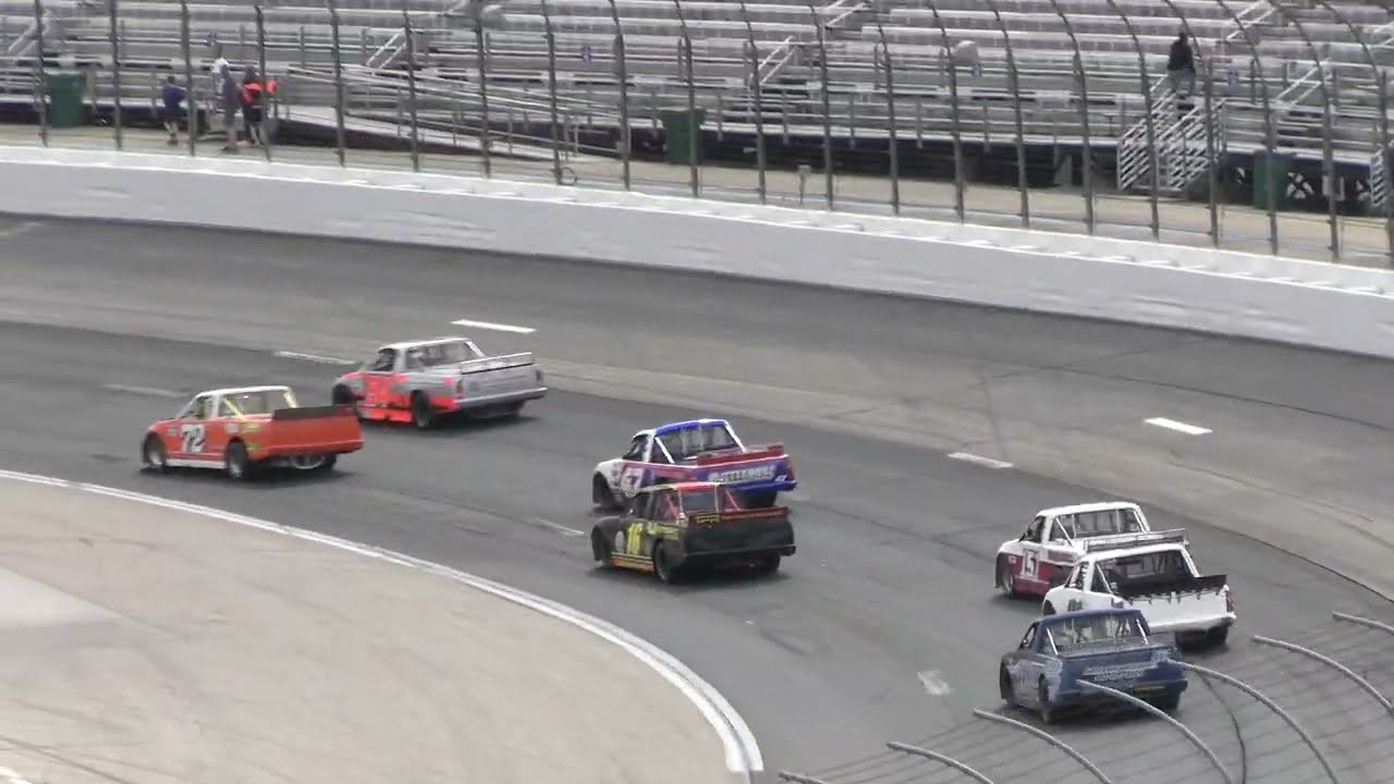 New Hampshire Motor Speedway- Northeast Classic- Pro Trucks feature 4-19-25