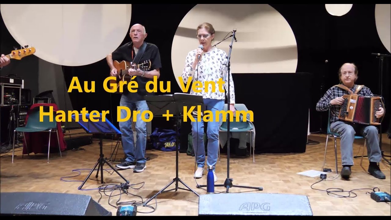 Hanter dro et klamm joués par mon groupe Au gré du vent au fest-noz du 26. 03.22 à Vertou (Bretagne)