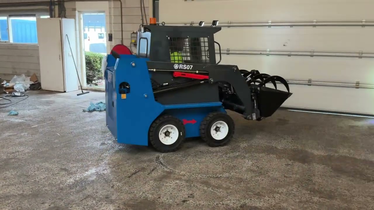 Caricatore skid steer Rippa RS07 2025