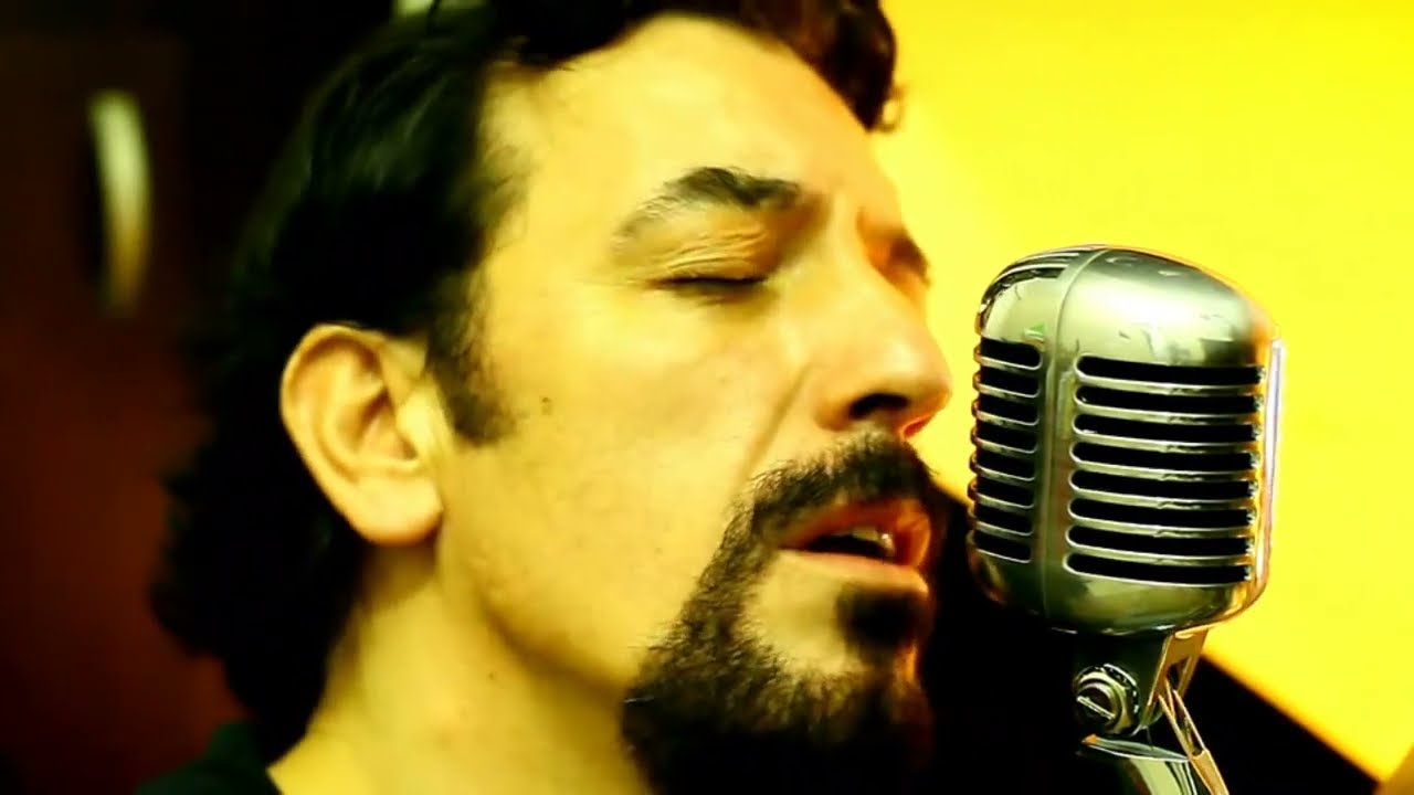 Bülent Anaer - Kol Düğmeleri   (Barış Manço Cover)