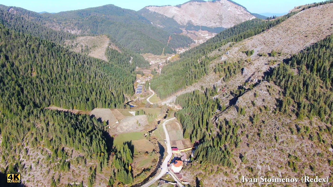 Родопски пейзажи около Триград. Rhodope mountains near by Trigrad - поглед от дрон - Aerial view