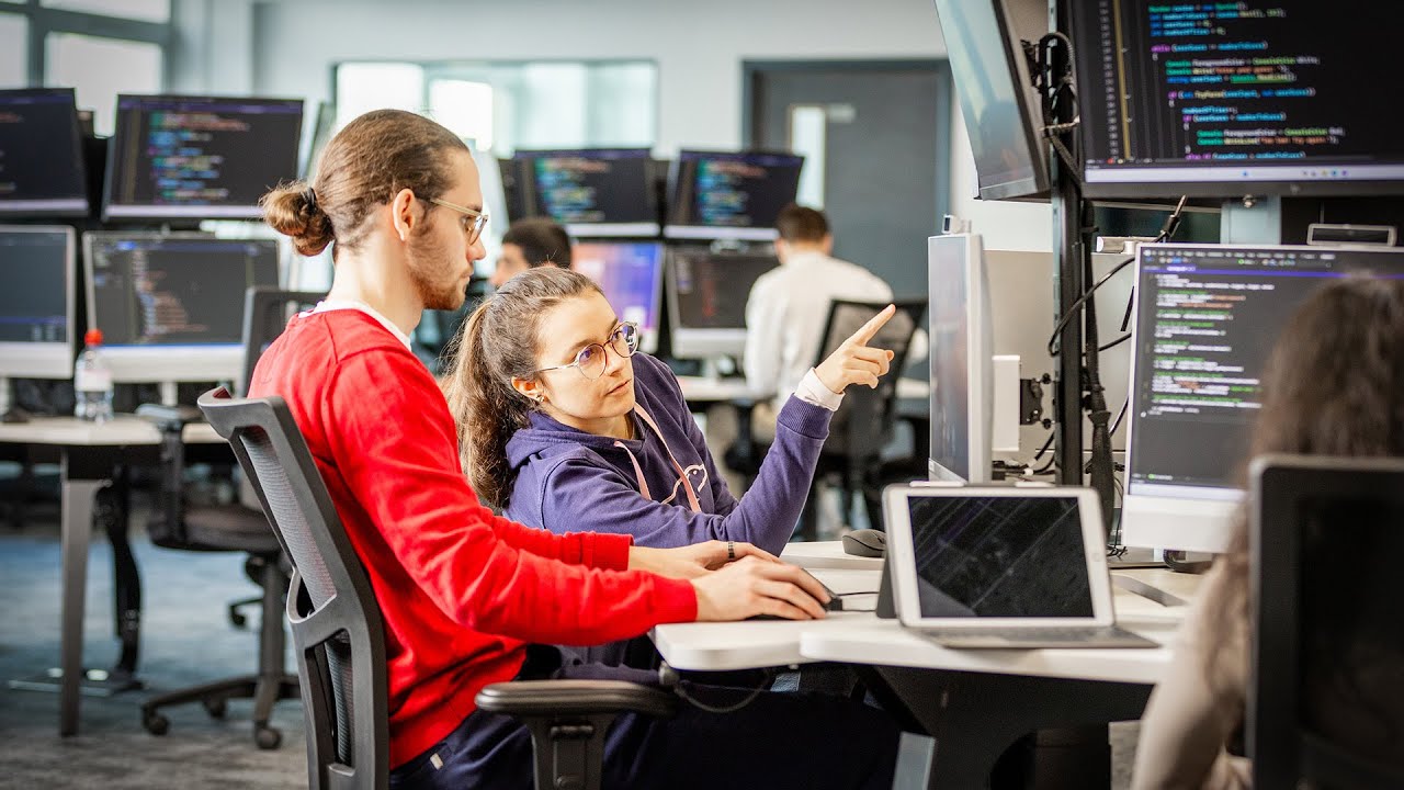 Digital Technology Learning Hub - Computing | De Montfort University
