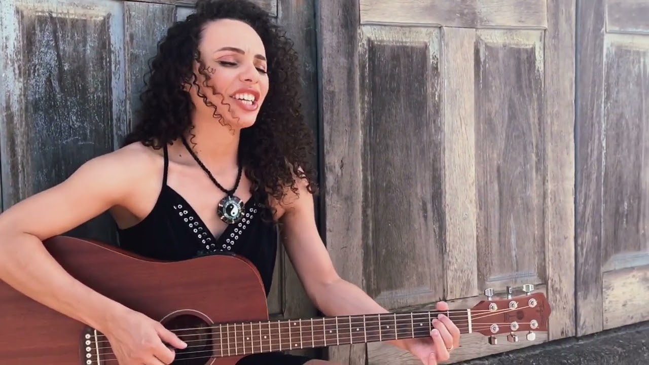 Can't Help Falling in Love - Elvis Presley ( Regina Serafim)