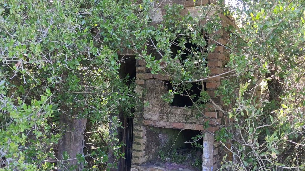 CEMITÉRIO ABANDONADO A MAIS DE 50 ANOS! COM RESTOS MORTAIS E MARCAS DE GORDURA.
