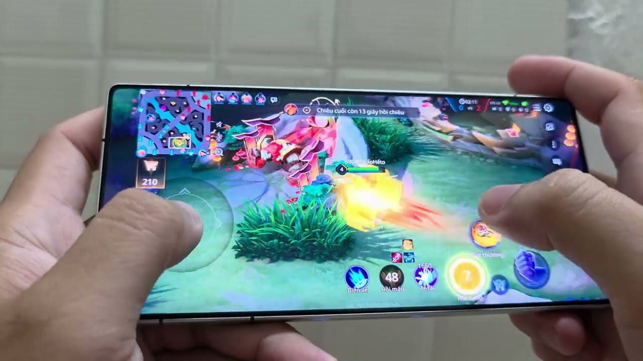 Redmagic 11 Pro Chính Hãng . Bản 16gb Ram . Có Nước Chạy Vòng Quanh Mặt Lưng . Liên Quân Mobile