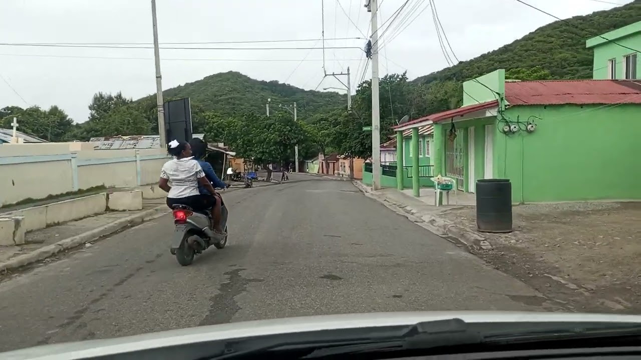 visitando el limonal Baní República Dominicana un 🌼🚜 campo 😍💕 bonito para vivir 🤩 💕😘