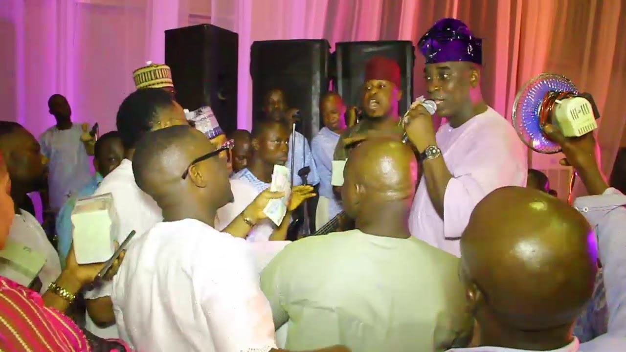 HILLARIOUS SHINA PELLER MAKES K1 DE ULTIMATE TO FOLD HIS AGBADA BECOS OF DOLLARS
