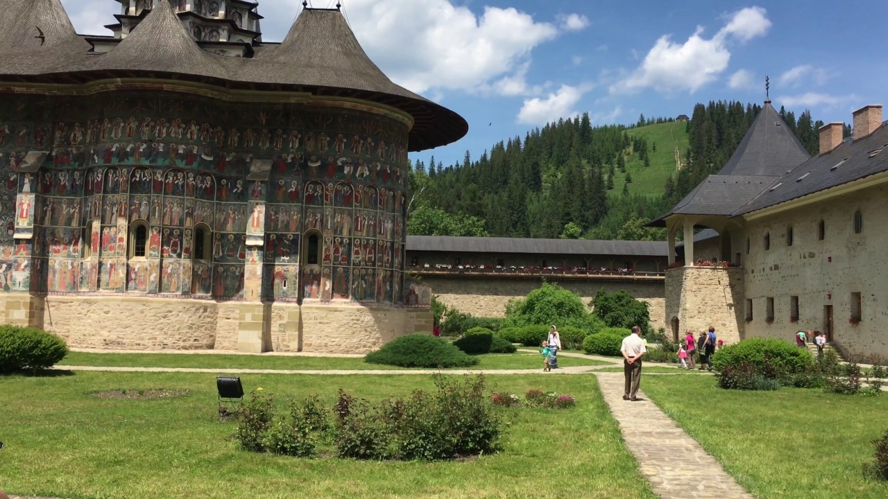 Romania: Manastirile Bucovinei: Dragomirna, Sucevita si Voronet - iun.2017