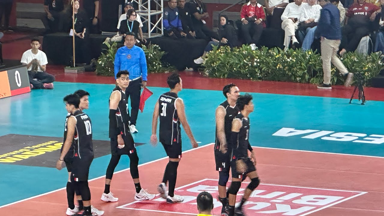SET 3 - INDONESIA GULUNG KAMBOJA 3-0 SMASH BOY ARNEZ DAN RIVAN MEMUKAU PENONTON