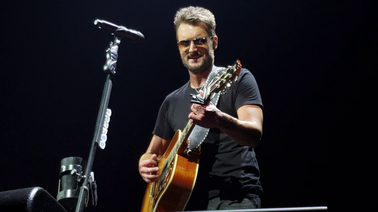 Eric Church  - Danger Zone/Pretty Woman/Fortunate Son/9 to 5/Footloose/Staying Alive 3-23-19 Chicago