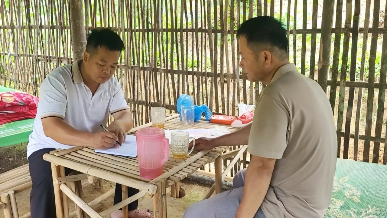 A close friend of Mr. Huong sold a piece of land to him