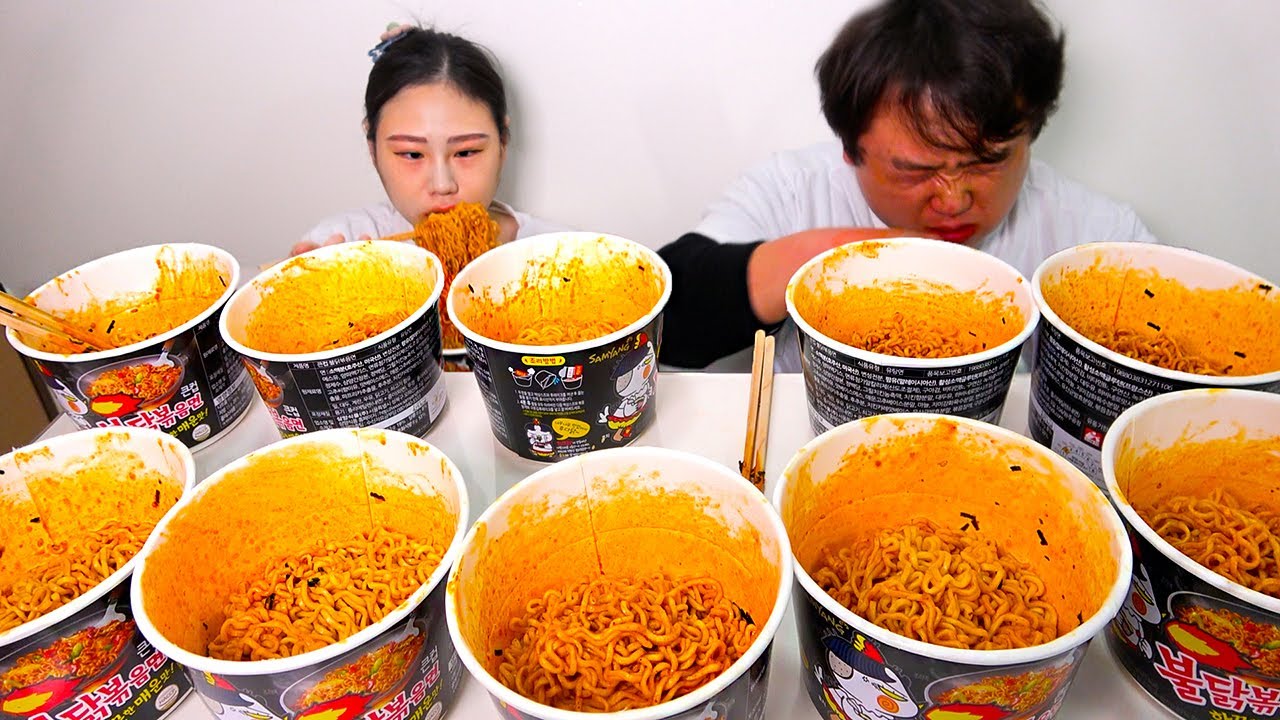친구랑 불닭볶음면 빨리 먹기 대결먹방 SPICY FIRE NOODLES MUKBANG