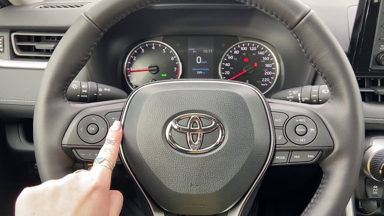 Экран приборной панели Toyota: руководство по использованию многофункционального информационного ...