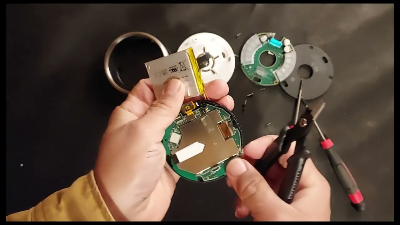I Took Apart a Google Nest Thermostat – Here’s What’s Inside 👀