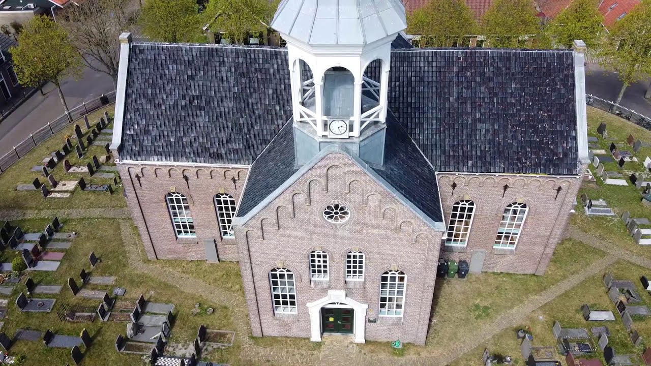 36 Koningsdag in Midsland en hekjes om bomen weg - Terschelling tijdens de Corona crisis