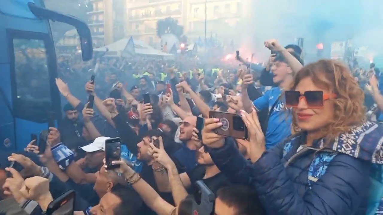 11-05-2025. L'arrivo del pullman del Napoli allo Stadio Maradona due ore prima di Napoli-Genoa.