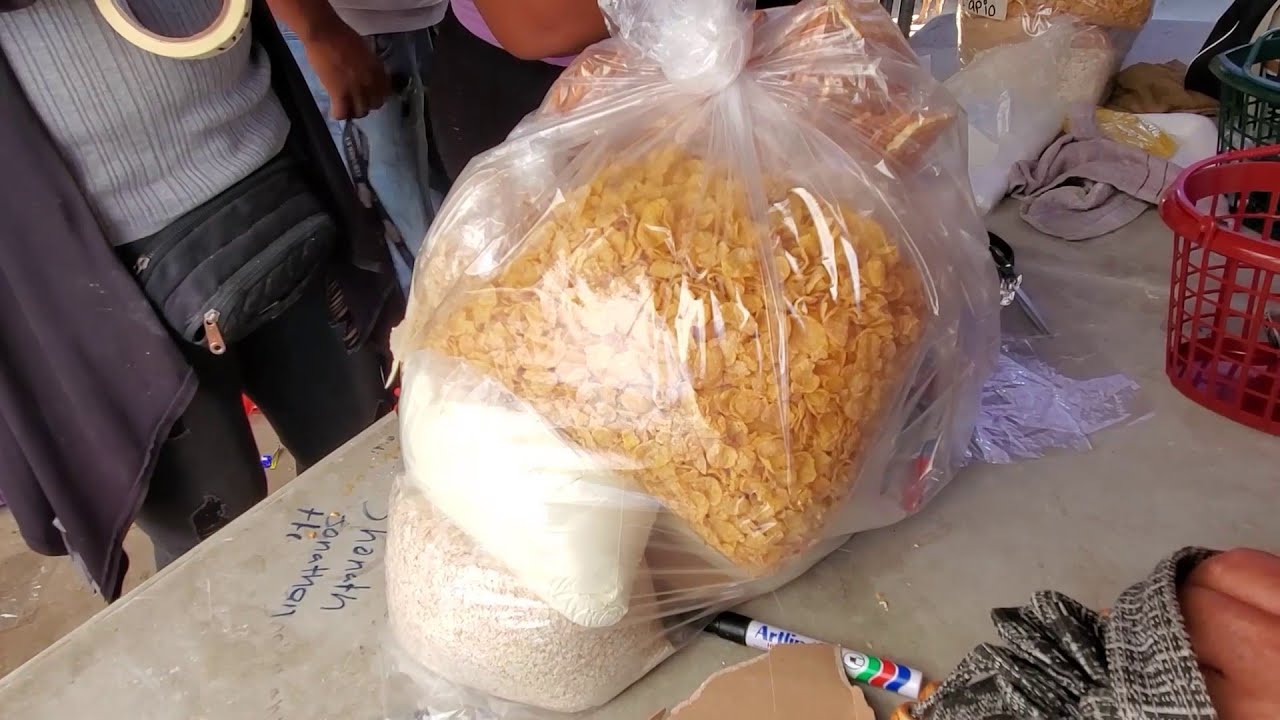Paquetes alimenticios y de higiene para privados de libertad