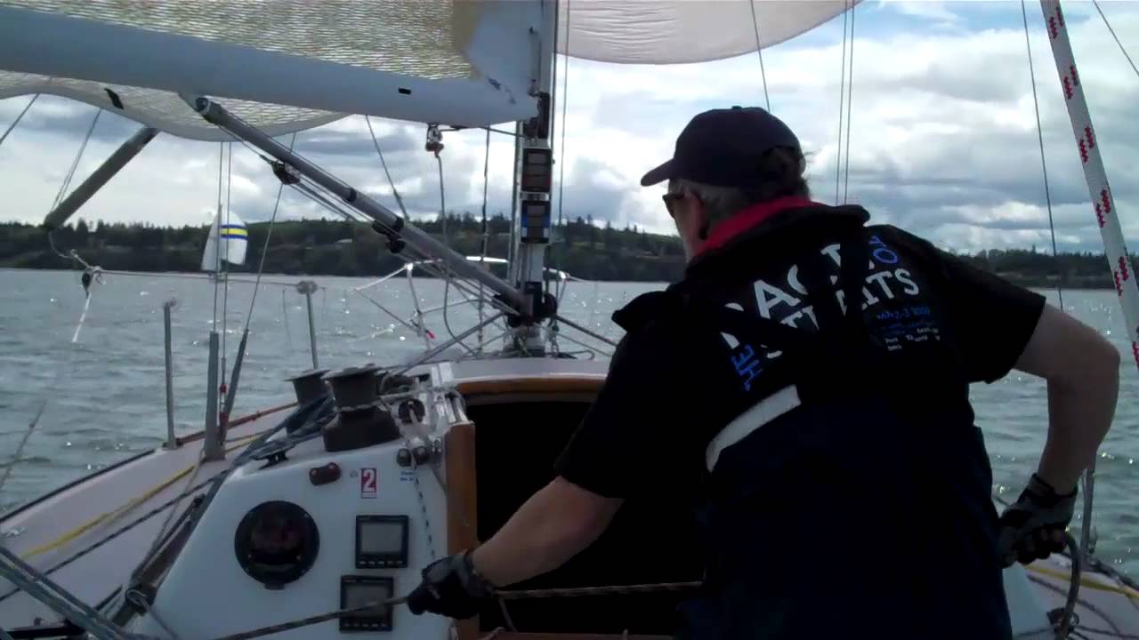 Single Handed Dip Pole Jibe on a J35