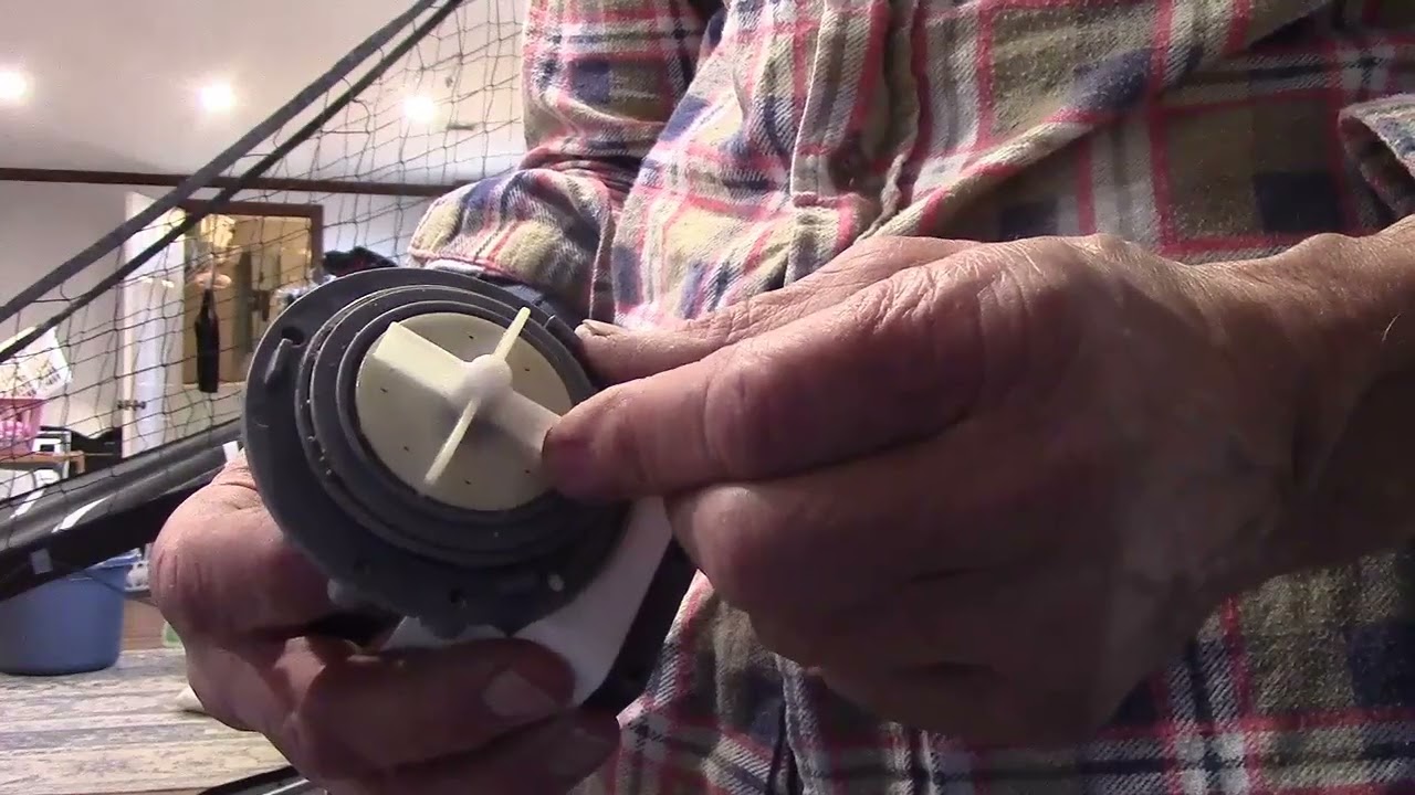 E01 F09 Error codes - Defective drain pump Whirlpool front loader