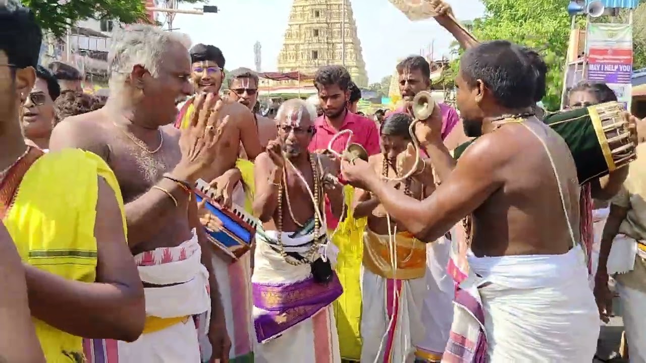 Kanchipuram Sri Perundevi Varadharaja Perumal Vaikasi Garudothsavam 2025