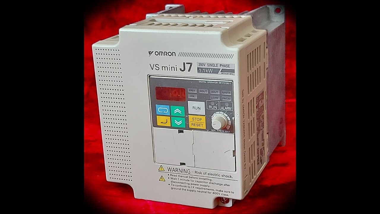 Частотный преобразователь CIMR-J7AZB0P7 фирмы Omron.