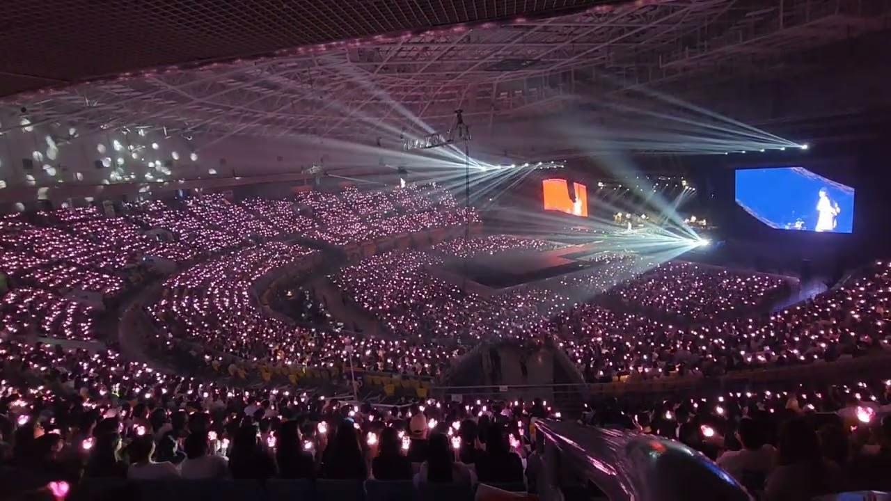 [응원봉캠] 태연 (TAEYEON) - Ending Credits (Light stick cam) #230604