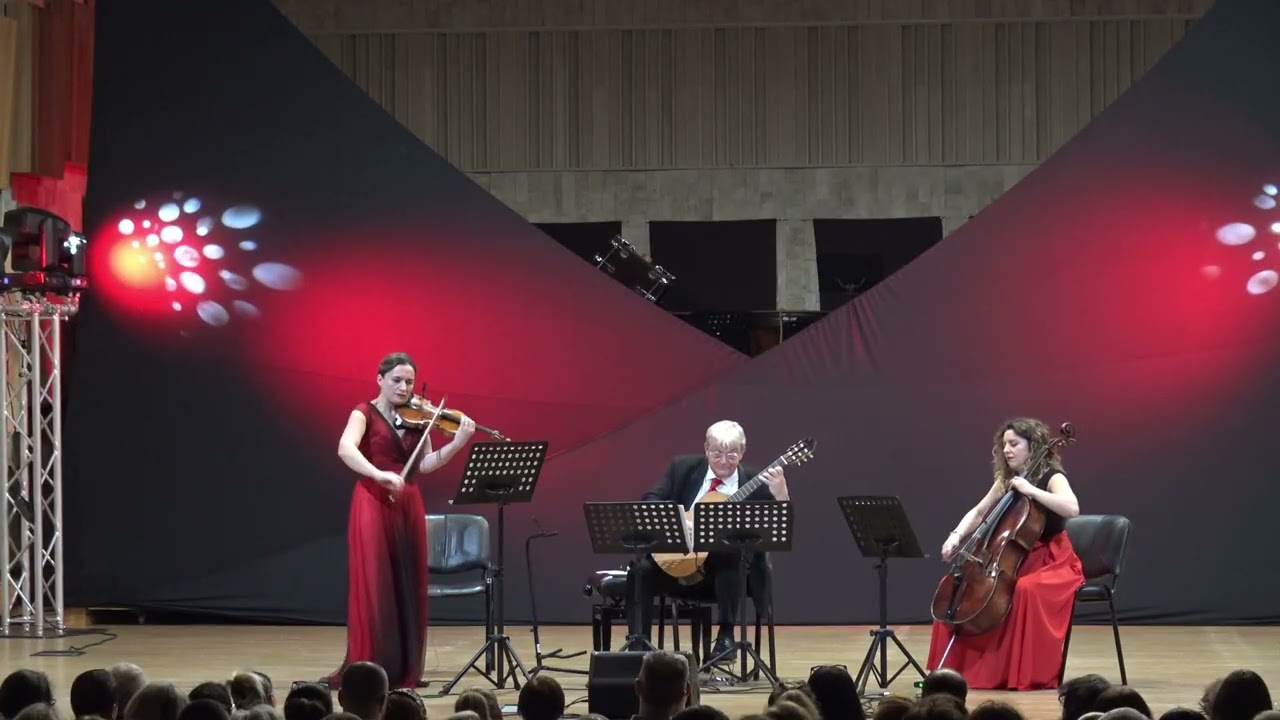Trio TANGATA playing Astor Piazzolla: Revirado
