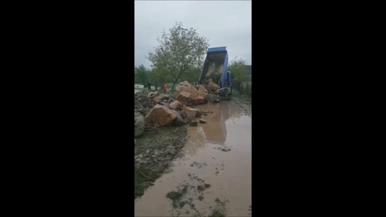 eBihoreanul.ro: V&acirc;rful maxim al viiturii de pe Crișul Negru avansează spre Ungaria
