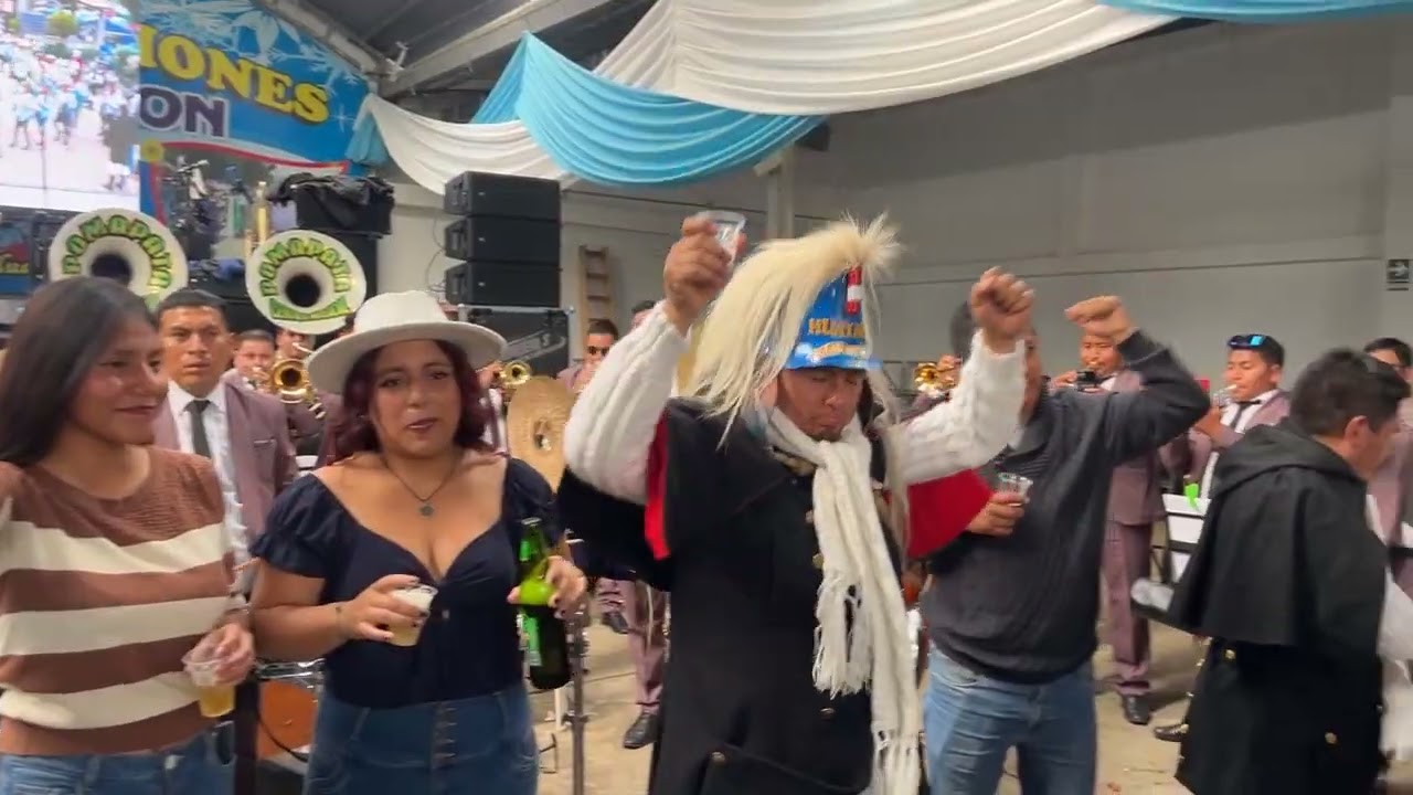 BANDA LOS PIONEROS CENTRO MUSICAL POMAPATA EN HUANCAYO MIX HUAROCHIRANO 🎷🎷🎷🎺🎺🎉🎉