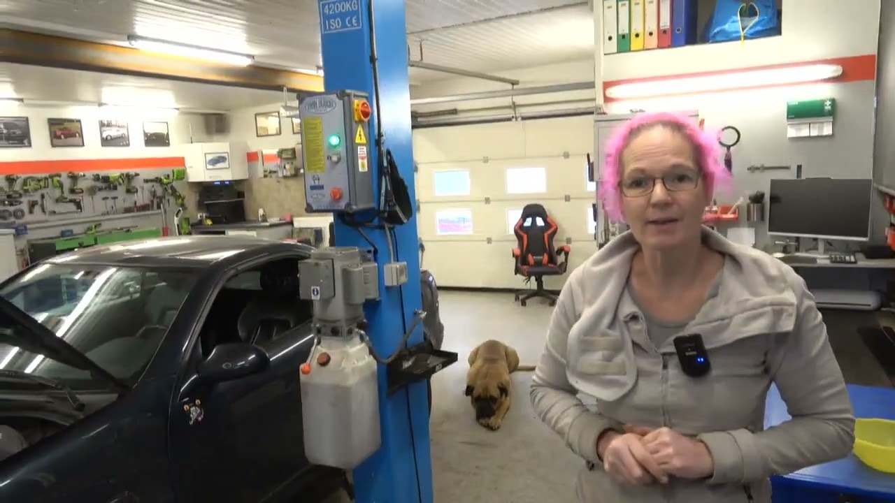 Der Mercedes SLK R170 von dem Kiezpiraten bei uns zur Reparatur. Motorlager beeinflussen den Antrieb
