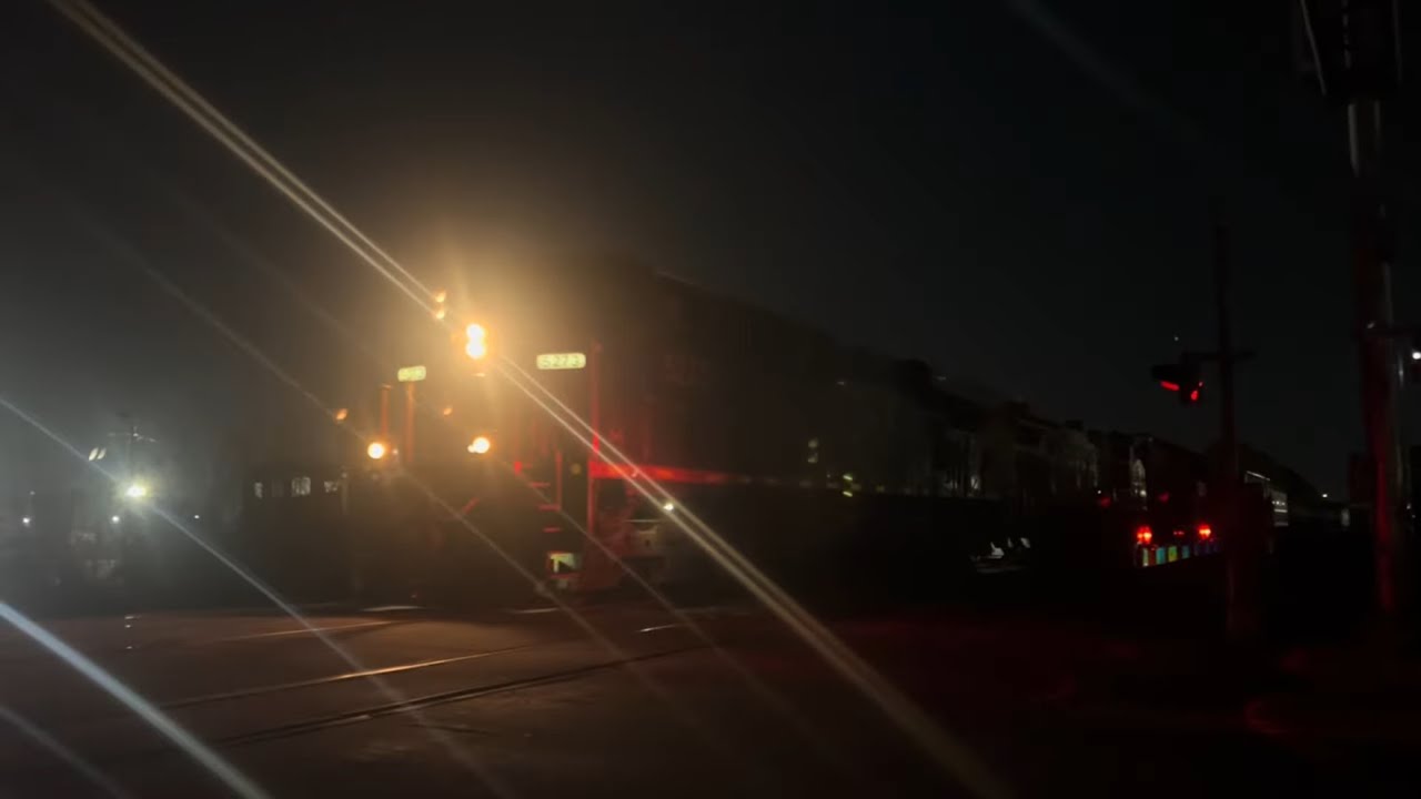 CSX M592(M692) creeping up to the S Line in Savannah, GA