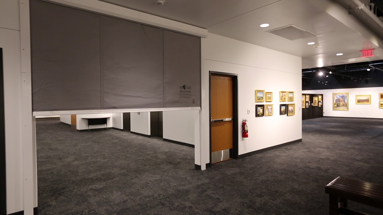 Vertical Curtain (M2100) Nebraska History Museum