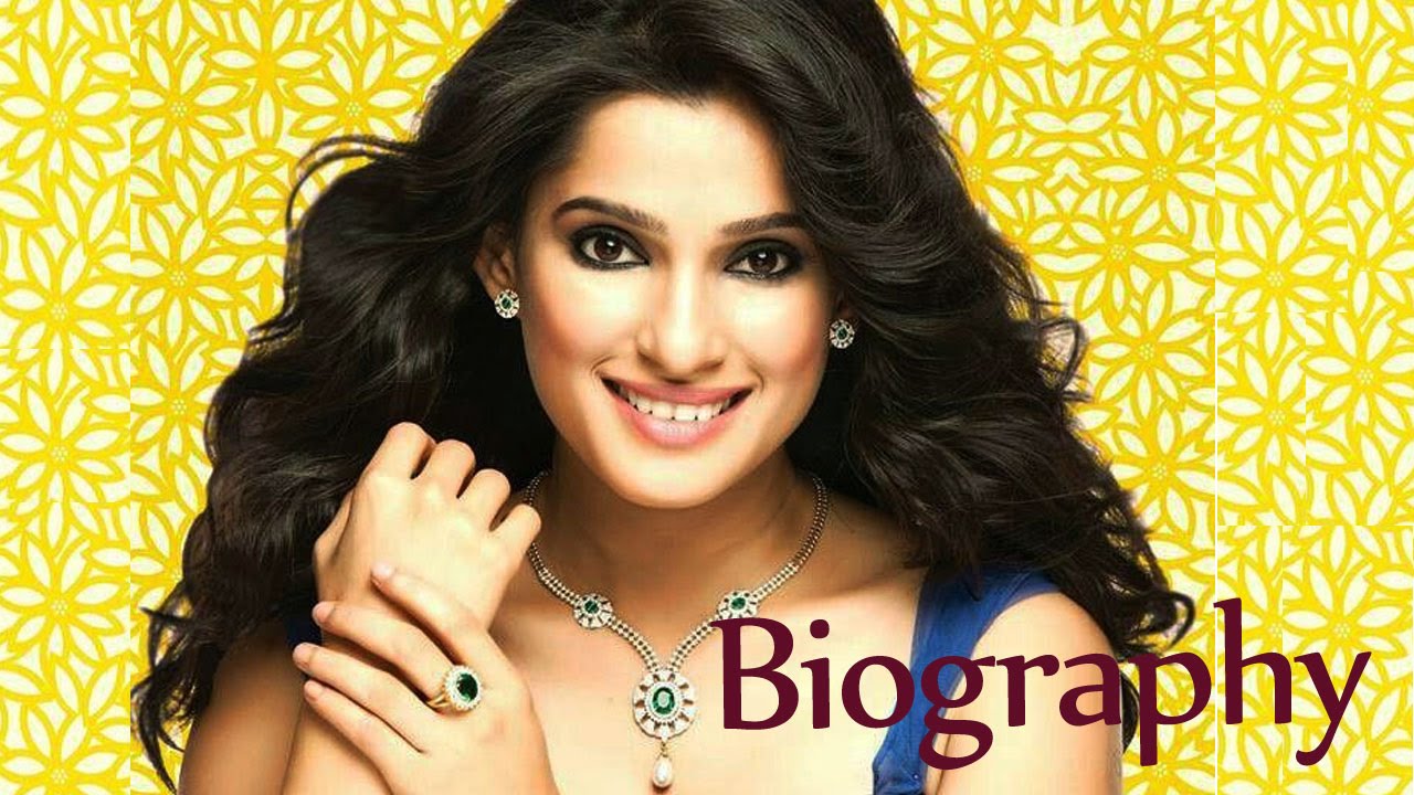Priya Bapat - Biography