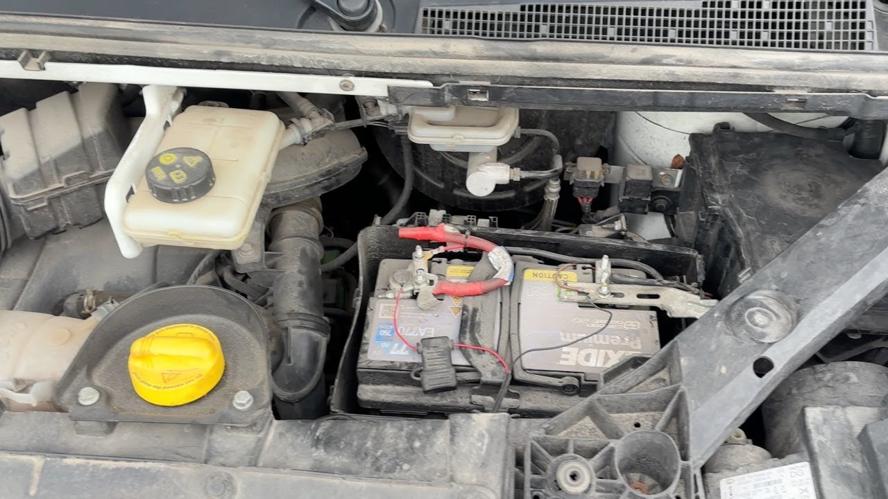 Köp Skåpbil Opel Vivaro 2900 CDTI på Klaravik