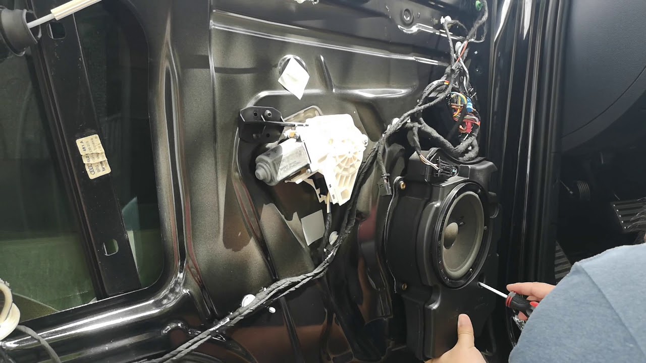 Audi Q7 door interior and window glass removal / replacement