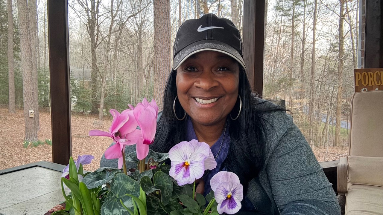 Creating an Early Spring Container Arrangement 🌸