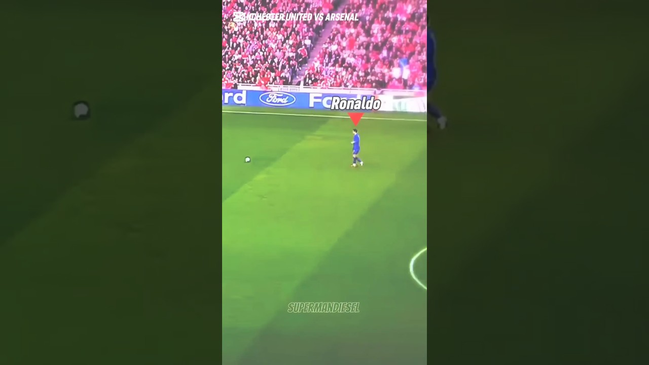 Cristiano Ronaldo scores from 45 yards⚡ #shorts #cristianoronaldo #goals #manchesterunited