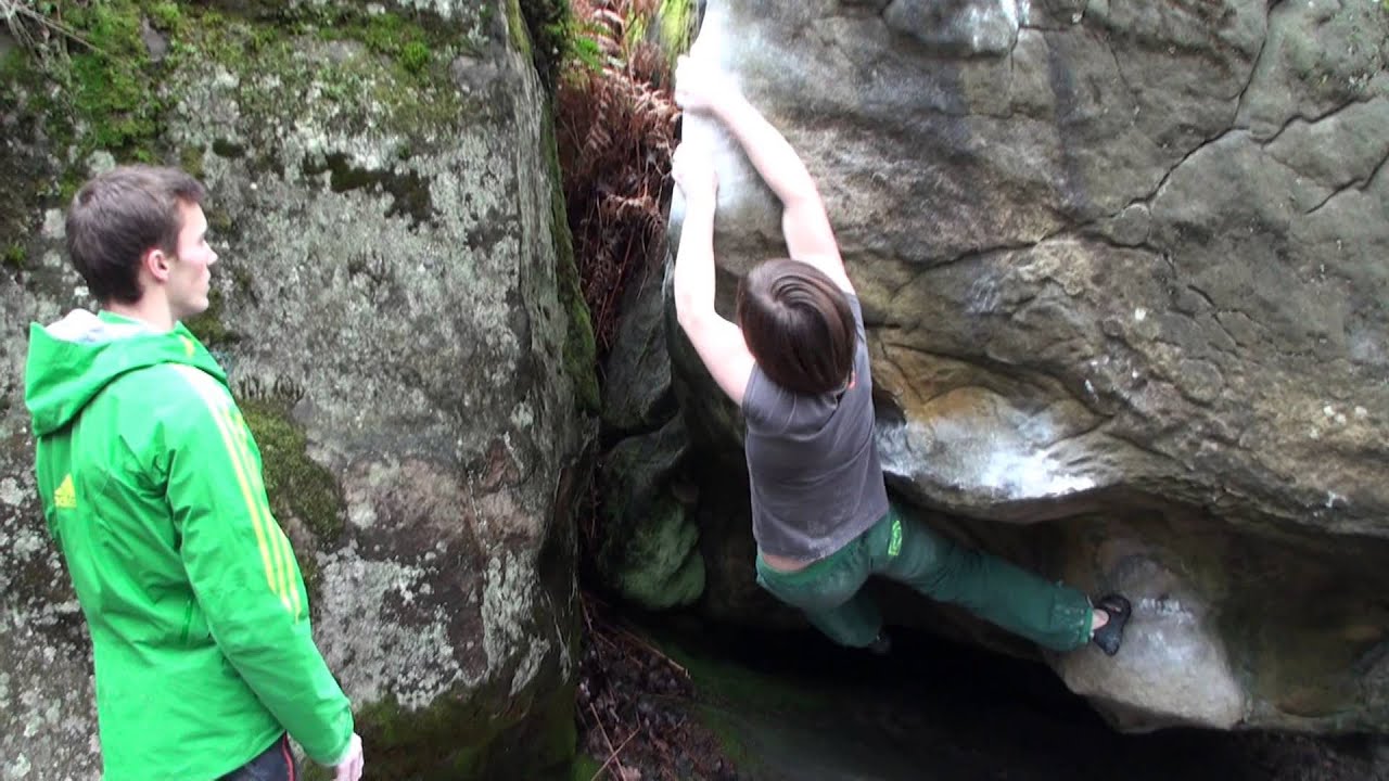 Chlo&eacute; Caulier and Lo&iuml;c Timmermans bouldering in Fontainebleau