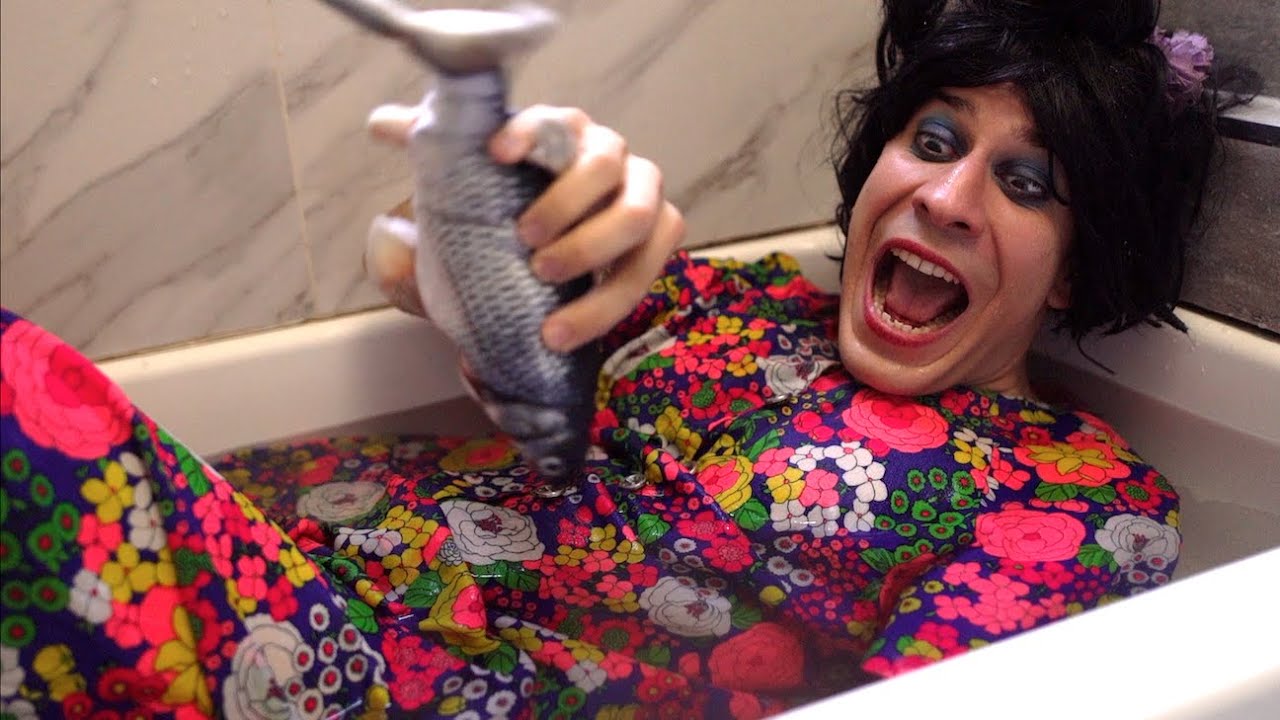 Pinc Louds - Hopscotch (Official Video)